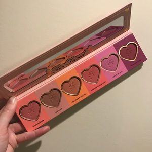 Too Faced Love Flush blush palette